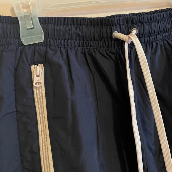 AE Windbreaker Pants - Picture 3 of 5